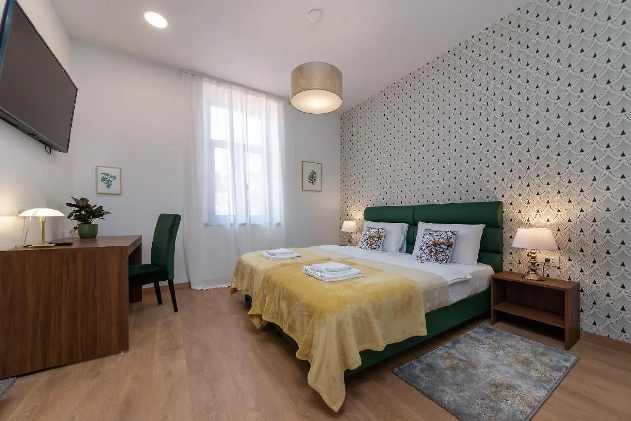 Aurora Rooms B&B Pula 4*,  Croatia