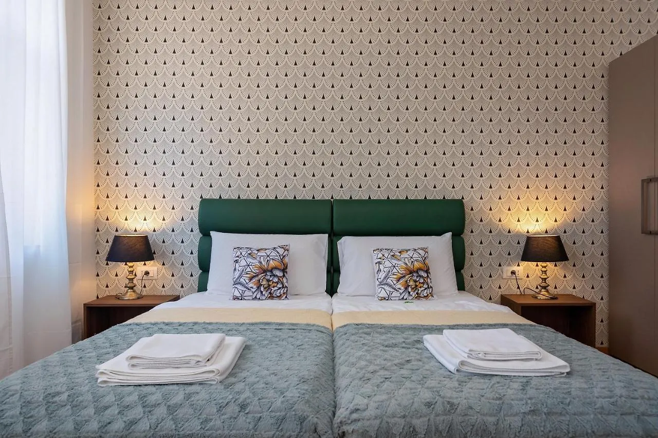 Aurora Rooms B&B Pula 4*,  Croatia