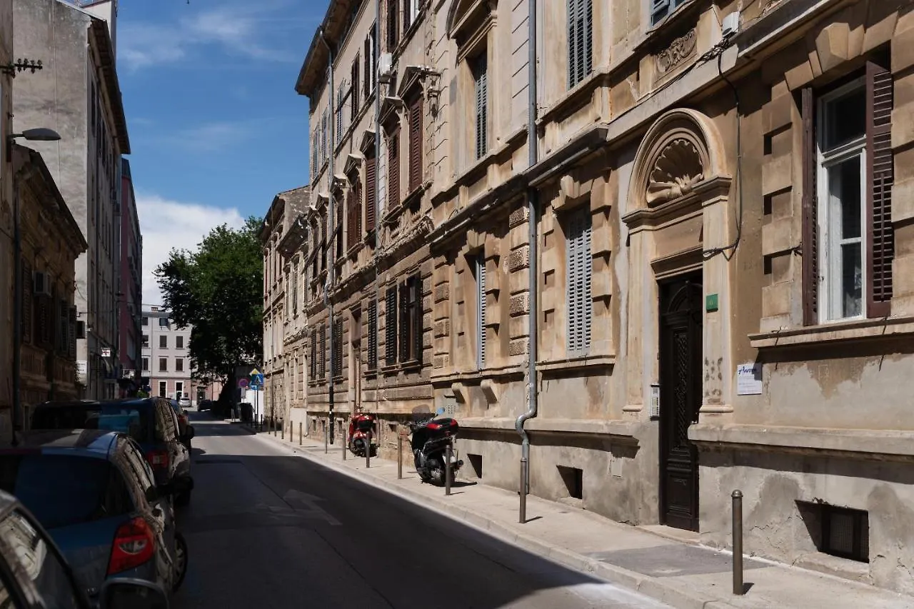 Aurora Rooms B&B Pula 4*,